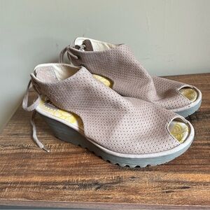 Fly London Yema Lace Up Wedge Sandal Peep Toe Size 39